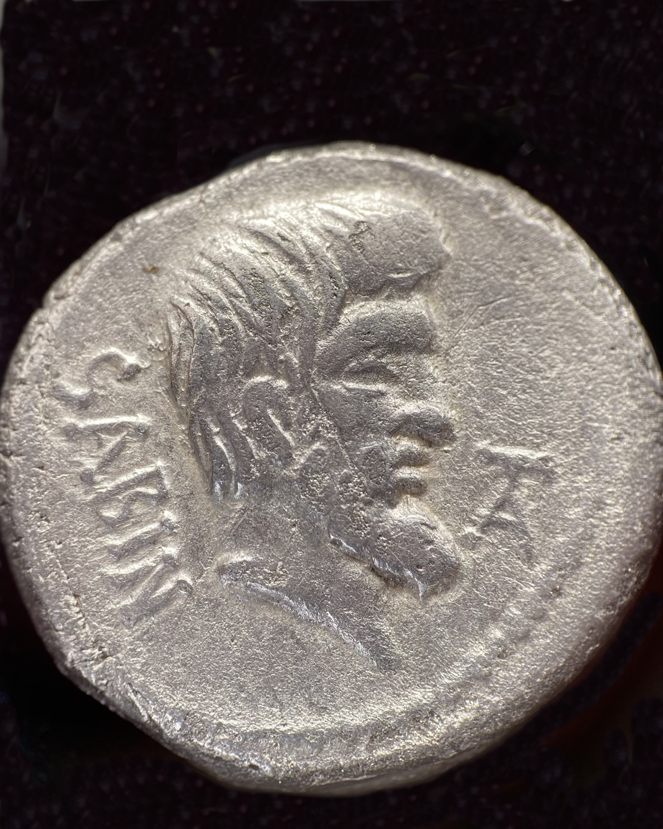 Denarius of L. Titurius L.f. Sabinus - Obverse