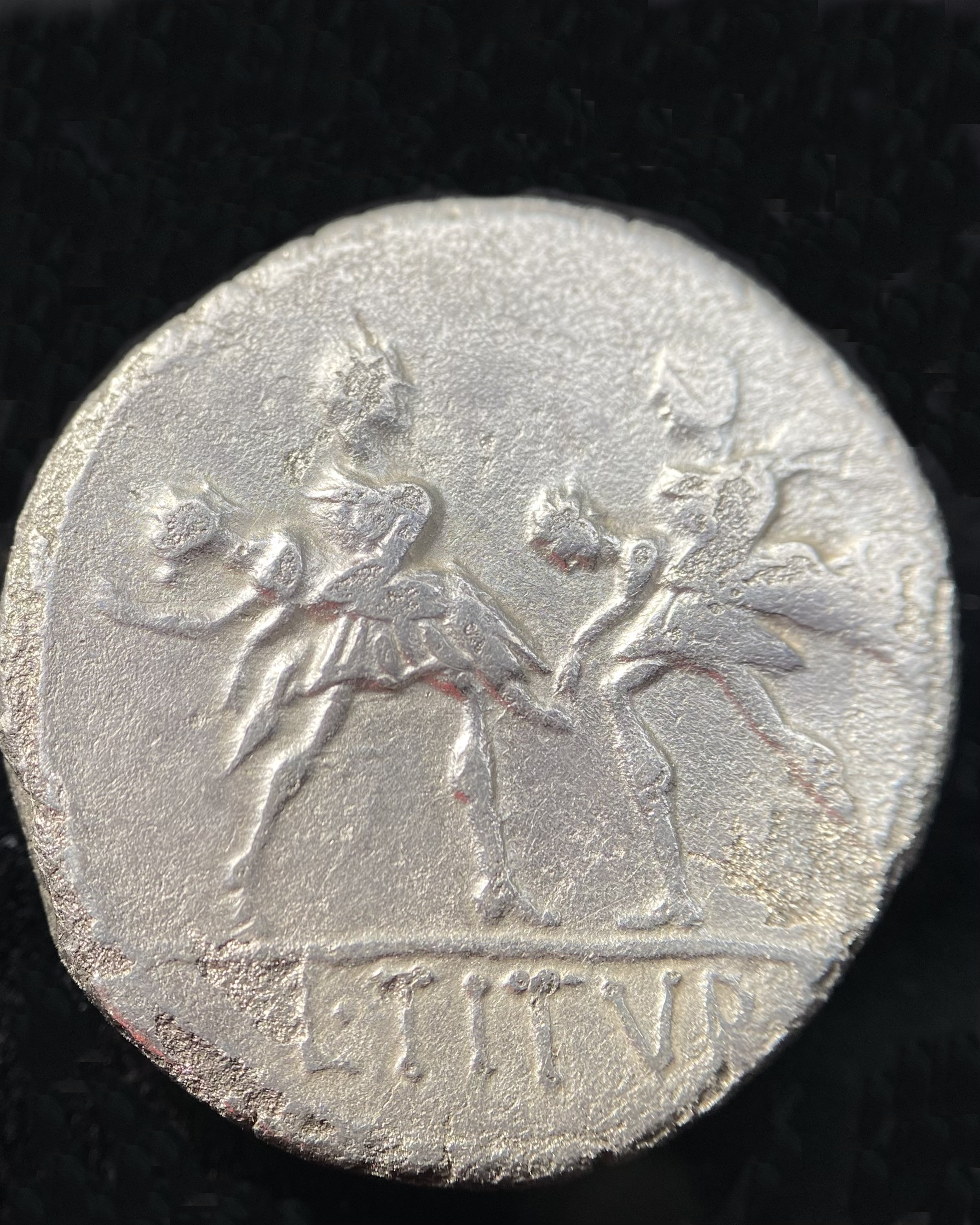 Denarius of L. Titurius L.f. Sabinus - Reverse
