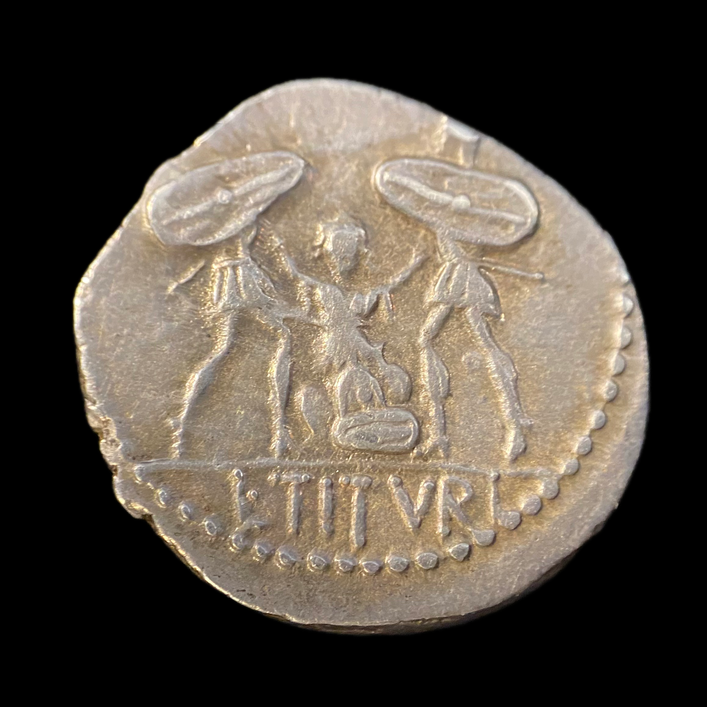 Denarius of L. Titurius L.f. Sabinus - Reverse